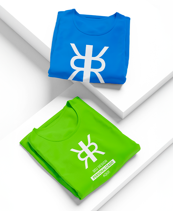 foto de blusas dobradas nos tons azul e verde