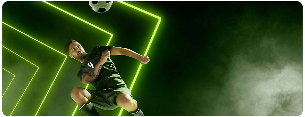 foto de um homem jogando futebol